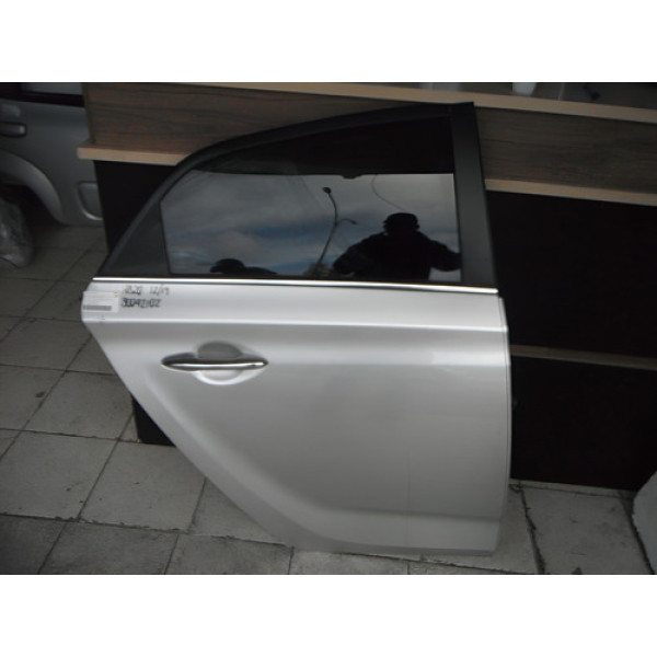 Porta Traseira Direita Hatch Hb20 2012 À 2019 30042102 Direito Traseira Prateado