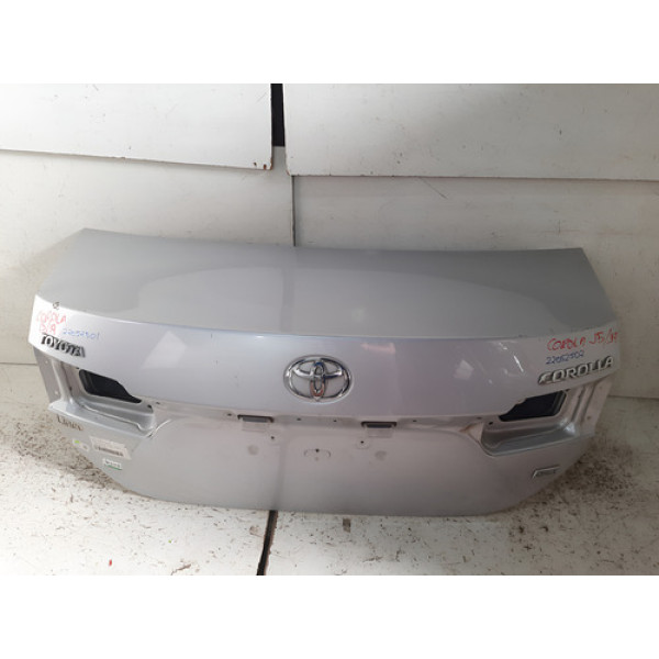 Tampa Traseira Corola 2015 2016 2017 2018 2019  22052501 Prata