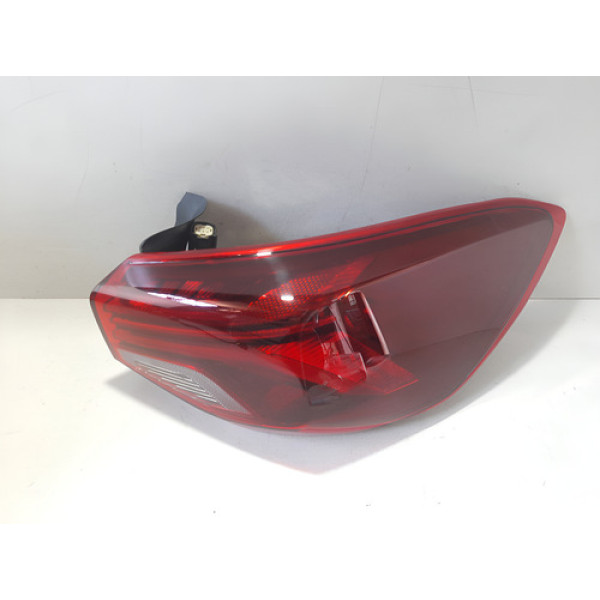 Lanterna Direita Onix Sedan Sem Led  2020 2021 2022 09022402 Direito