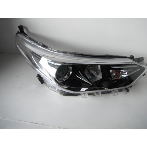 Farol Direito Toyota Yaris Led 06102210 Direito