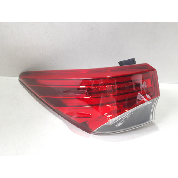 Lanterna Esquerda Hilux Sw4 2017 2018 2019 18012402