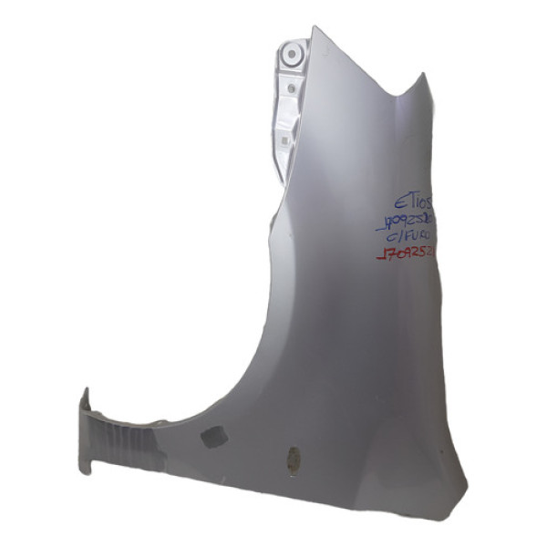 Para-lama Esquerdo Com Furo Toyota Etios 17092521