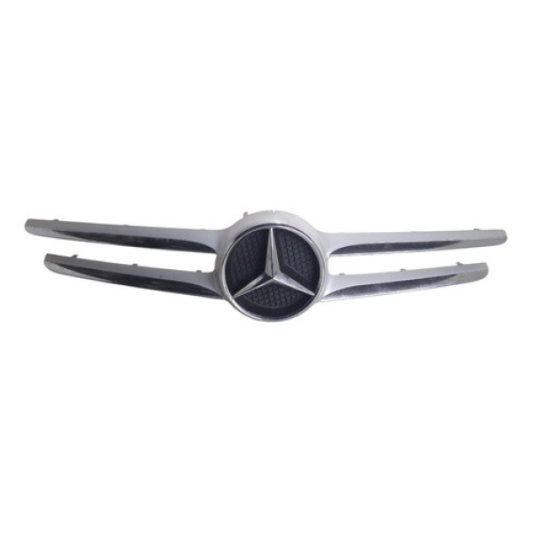 Grade Mercedes C180 C200 Emblema E Friso 2015/2019 08102418