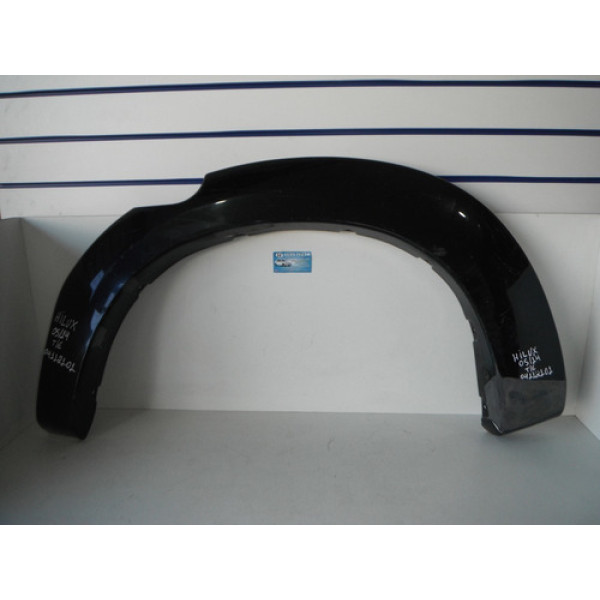 Moldura Traseira Esquerda Toyota Hilux 2005 À 2014 04112101