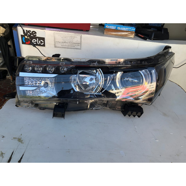 Farol Led/xenon Lado Esquerdo Toyota Corola 15 À 18 27082004 Esquerdo