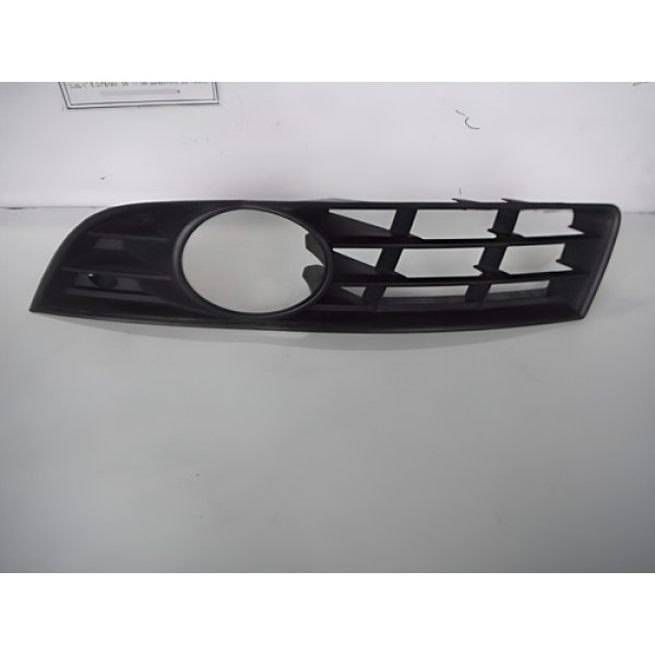 Moldura Milha Dianteira Esquerda Vw Passat 2005 2006 07 08 9 Preto