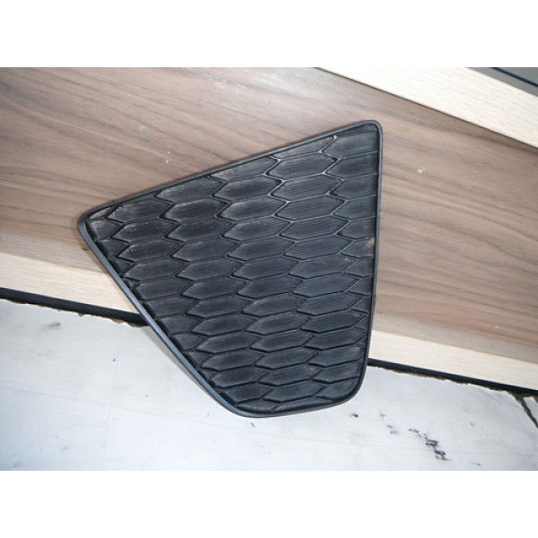 Moldura Milha Lado Direito Honda Fit 2015 À 2017 16032103 - Preto