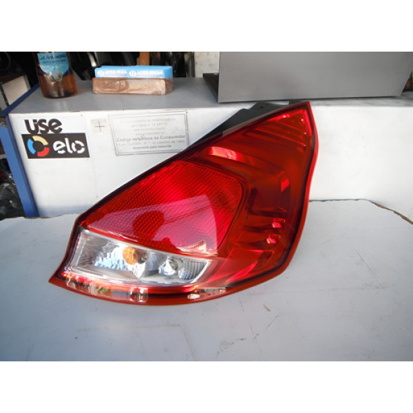 Lanterna Lado Direito Ford  Fiesta 2013 A 2016 29042003 Direito Vermelho