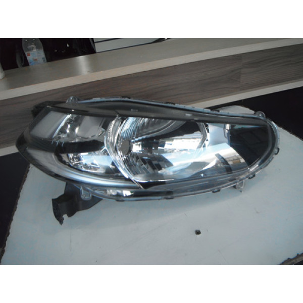 Farol Lado Direito Honda Wrv 2017 E 2018 31032121 Direito