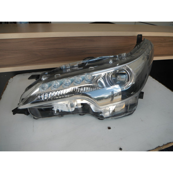 Farol Lado Esquerdo Toyota Hilux 2018 E 2019 01042105 Esquerdo